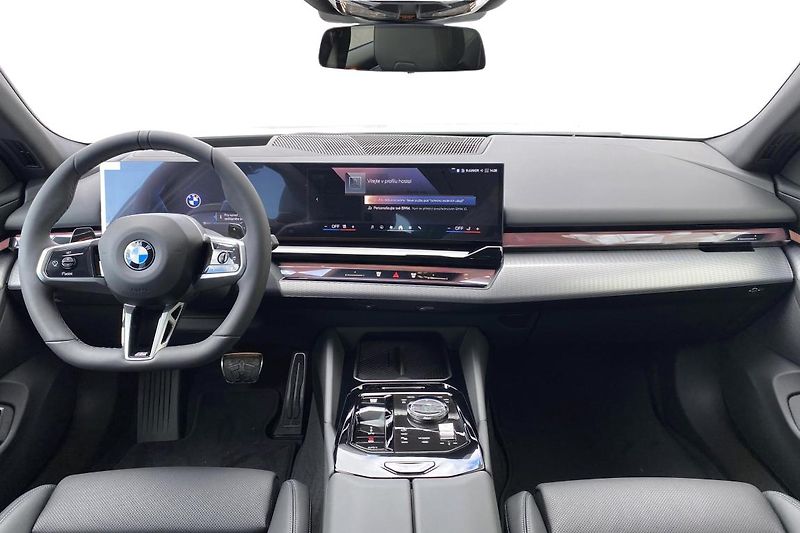 BMW Řada 5 540d xDrive Touring - fotka 9 z 10