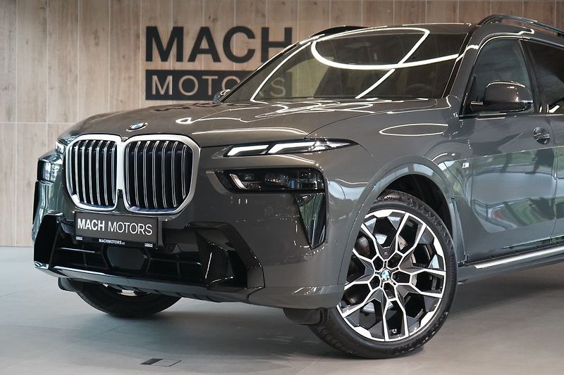 BMW X7 40d xDrive, Nezávislé, Tažné - fotka 2 z 48