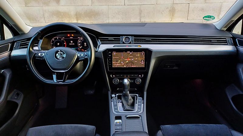Volkswagen Passat Variant (2019) 2.0 Bi-TDI HIGHLINE - fotka 16 z 54