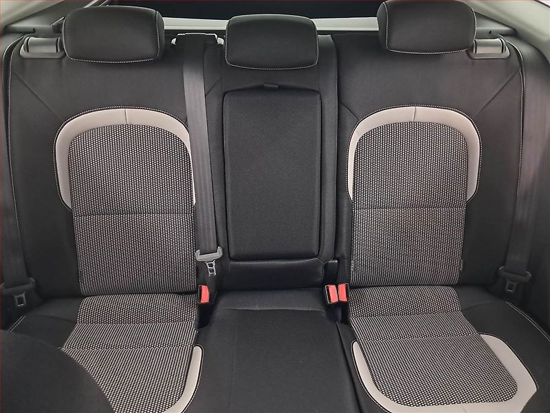 Kia Ceed (2017) 1.6 GDI, Serv.kniha, Navi - fotka 10 z 20