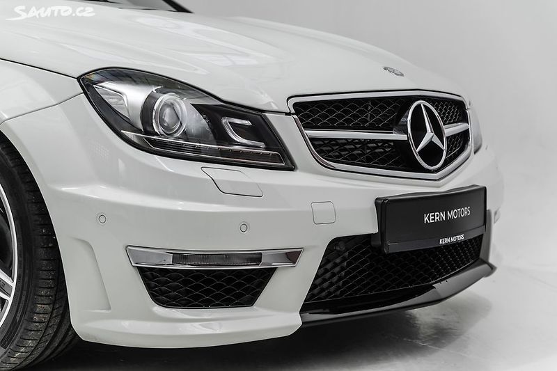 Mercedes-Benz Třídy C 63AMG Coupe*krásný stav*Servis - fotka 14 z 50