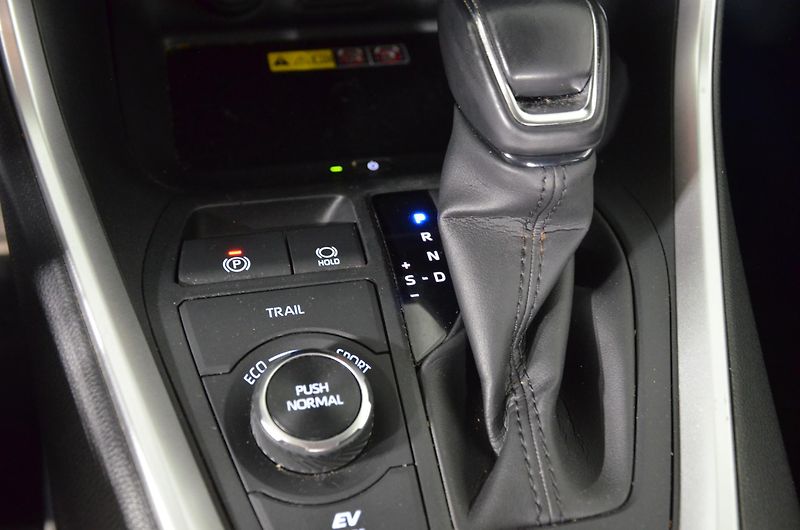 Toyota RAV4 (2023) 2.5 Hybrid Comfort 4WD AT - fotka 17 z 21