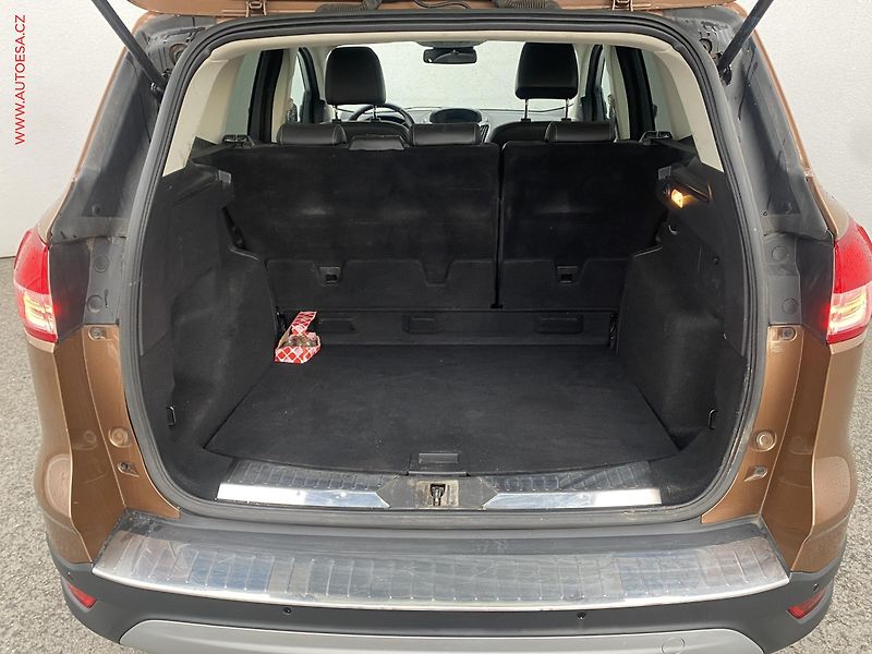 Ford Kuga (2013) 2.0 TDCi 4x4, Titanium, AT - fotka 7 z 19