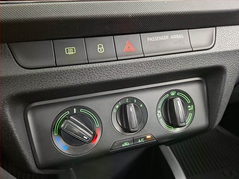Škoda Fabia (2020) 1.0, ČR,1.maj, Park. senzory - fotka 14 z 15