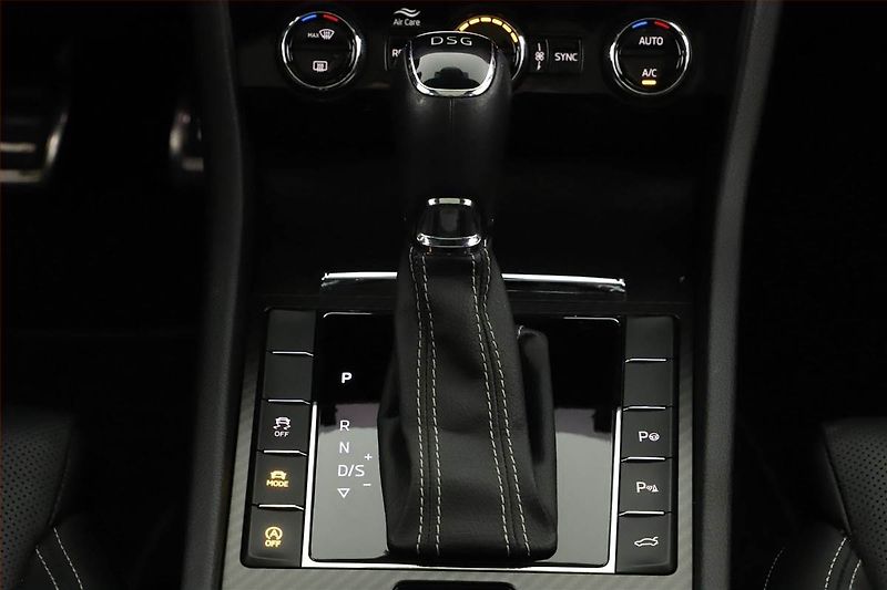 Škoda Superb (2022) Sportline 2.0 TSI - fotka 11 z 20