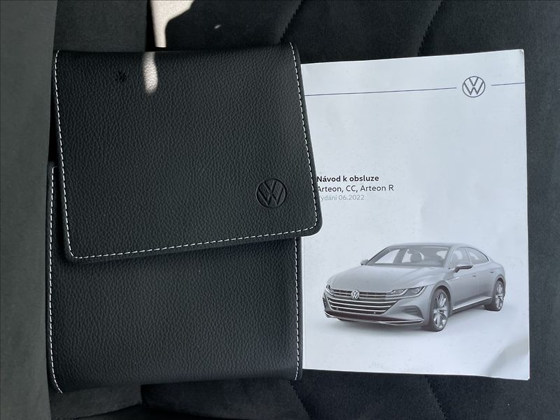Volkswagen Arteon 2,0 TSI DSG R-Line Kamera - fotka 19 z 24