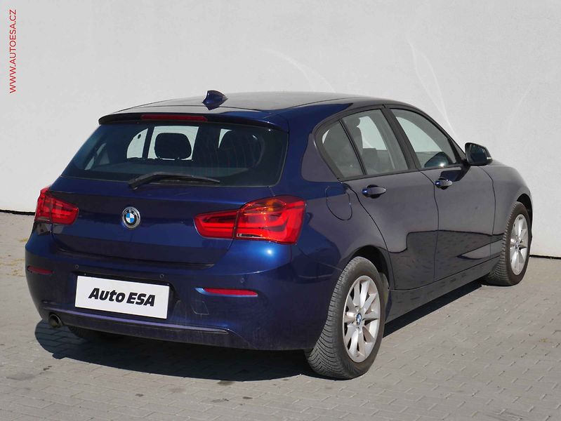 BMW Řada 1 (2015) 1.5i 118i, Sport Line, AT - fotka 4 z 20