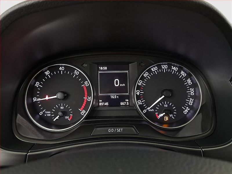 Škoda Fabia (2015) Style 1.2 TSI, Park. senzory - fotka 11 z 14