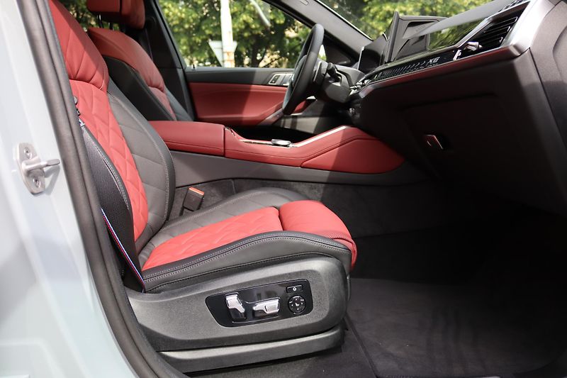 BMW X6 (2026) XDRIVE 40i G06 M-SPORT 280kW - fotka 42 z 50