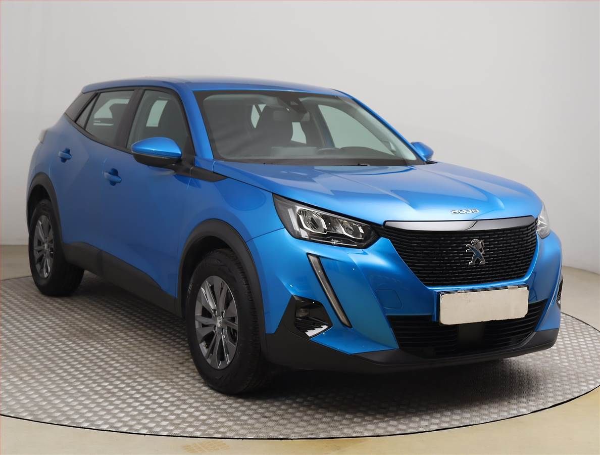 Peugeot 2008 1.2 PureTech, ČR,1.maj