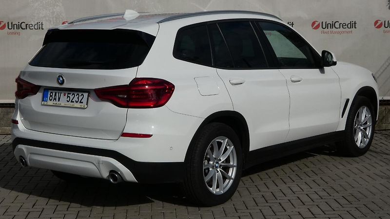 BMW X3 20d xDrive - fotka 3 z 27