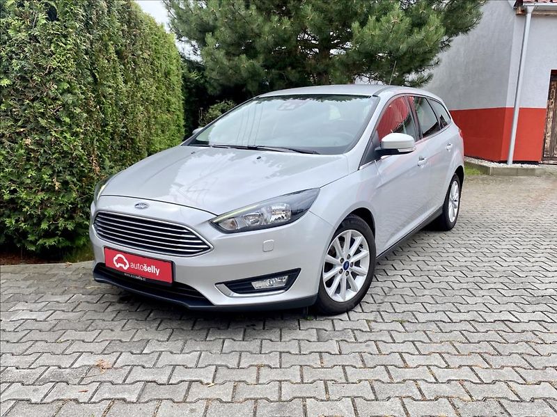 Ford Focus 1,5 TDCi NAVI VÝHŘEV - fotka 1 z 43