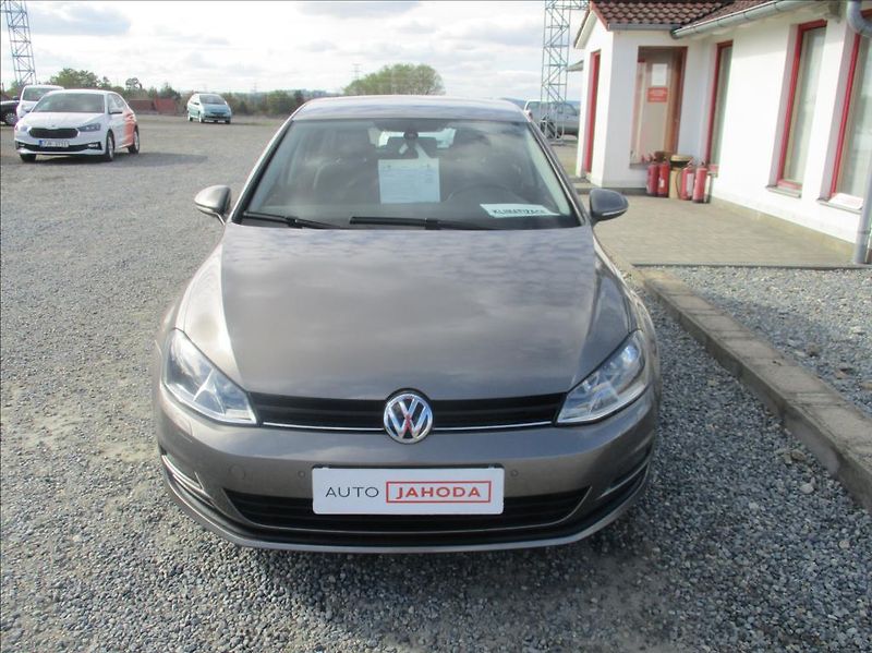 Volkswagen Golf 1,2 TSi,aut.klima.serv.kn. - fotka 2 z 39