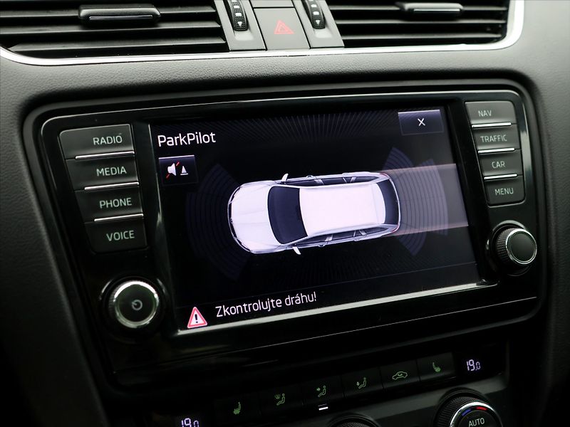 Škoda Octavia 2,0 TDI 110kW CZ Style DPH - fotka 23 z 35