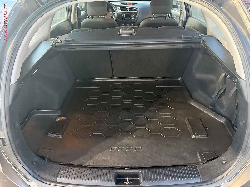 Kia Ceed (2014) 1.6 CRDi, ČR - fotka 7 z 14