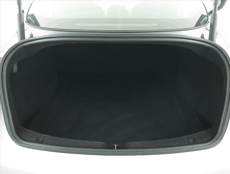 Tesla Model 3 (2023) Standard Range LFP, SoH 96% - fotka 14 z 22