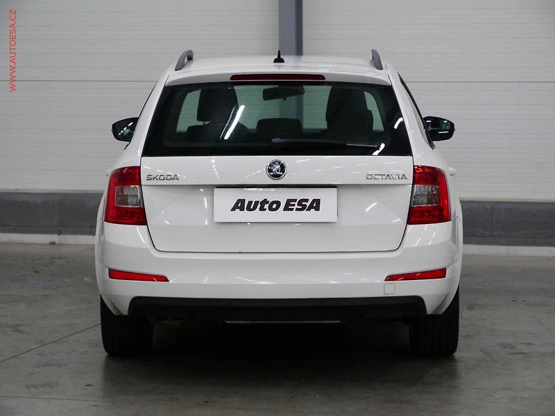 Škoda Octavia (2014) 2.0TDI, ČR, Elegance, bixen - fotka 5 z 20