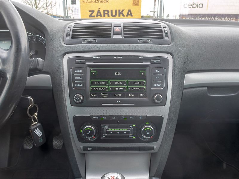 Škoda Octavia (2009) 1.8TSI 118KW 4x4 – 2x KOLA - fotka 19 z 45
