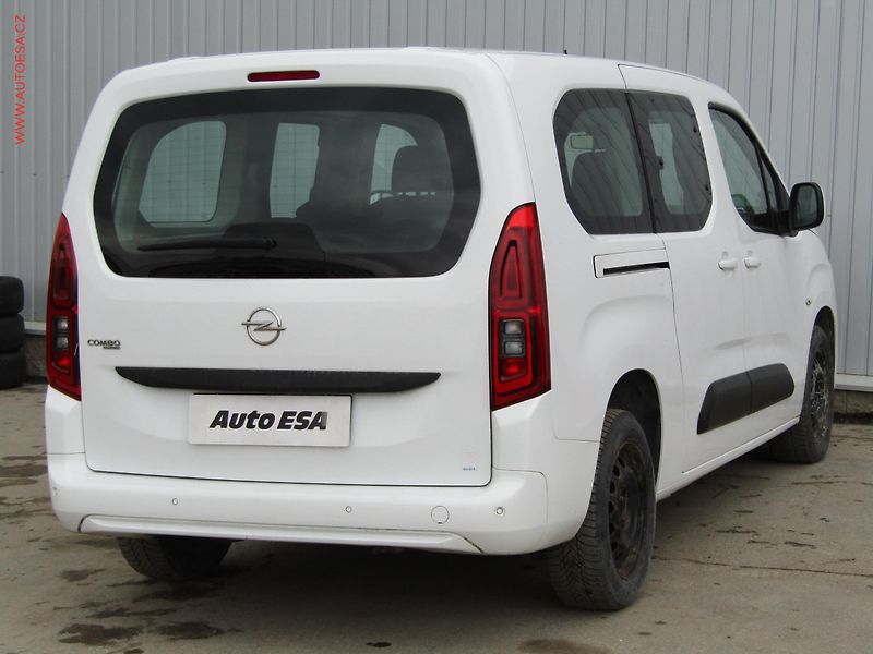 Opel Combo (2020) 1.5CDTi MAXi XL, Life, +kola - fotka 4 z 19