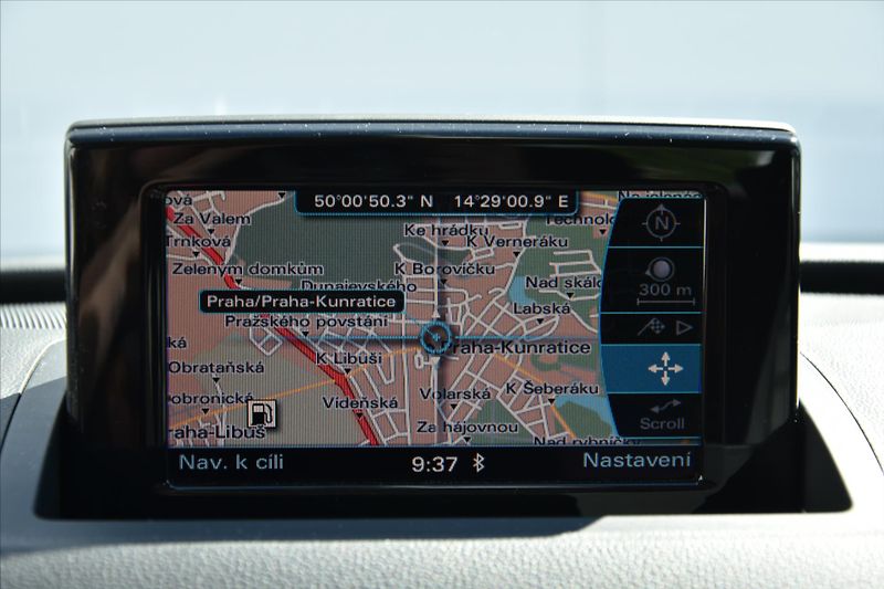 Audi Q3 2.0 TDI 130kW QUATTRO ČR - fotka 20 z 26