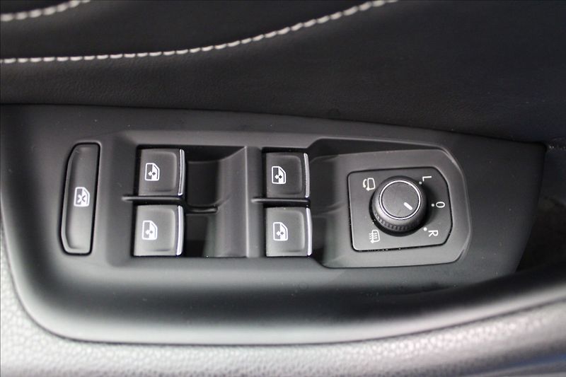 Volkswagen Arteon 2,0 TDI DSG ELEGANCE 1.MAJ. CZ - fotka 13 z 35