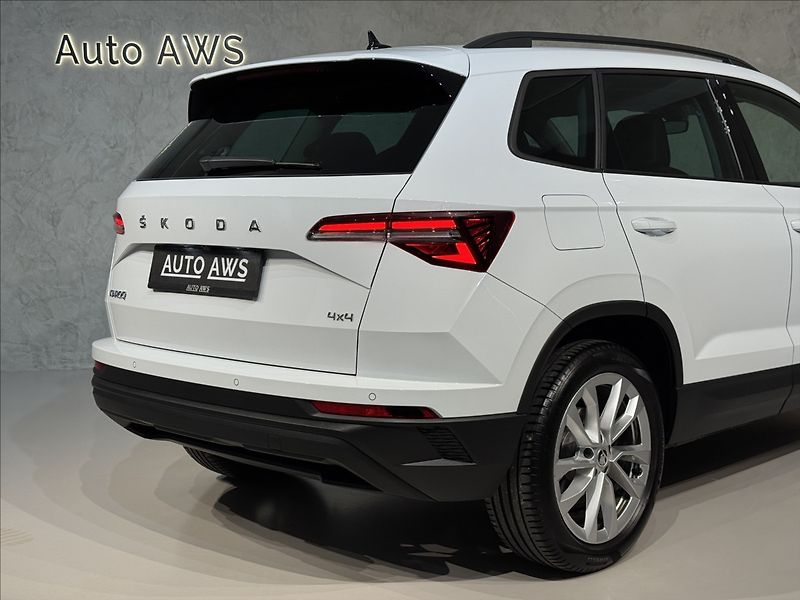Škoda Karoq 2,0 TDi  DSG 4x4 Style Virtual - fotka 10 z 44