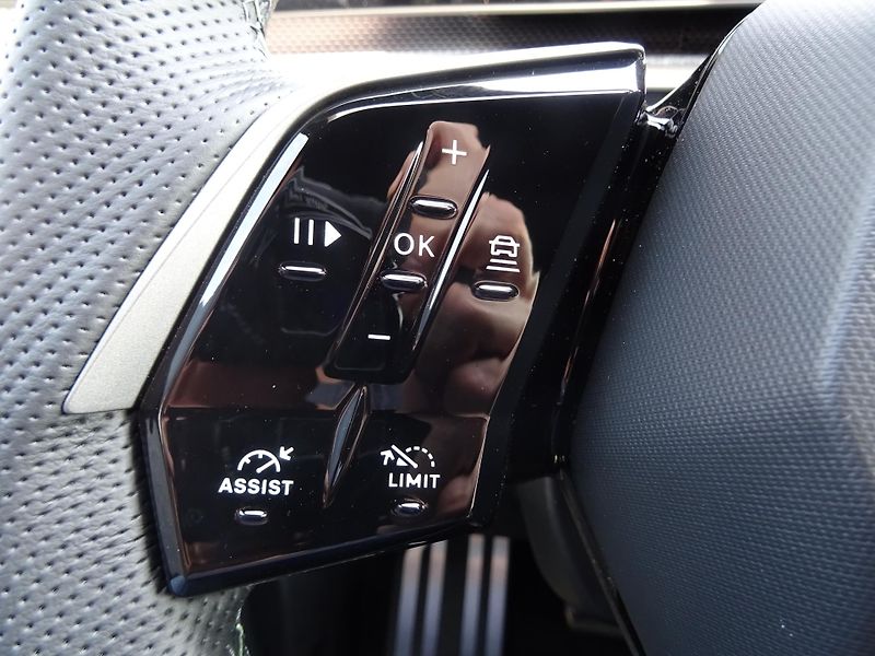 Peugeot 5008 (2026) GT Hybrid 145k e-DCS6 - fotka 25 z 49