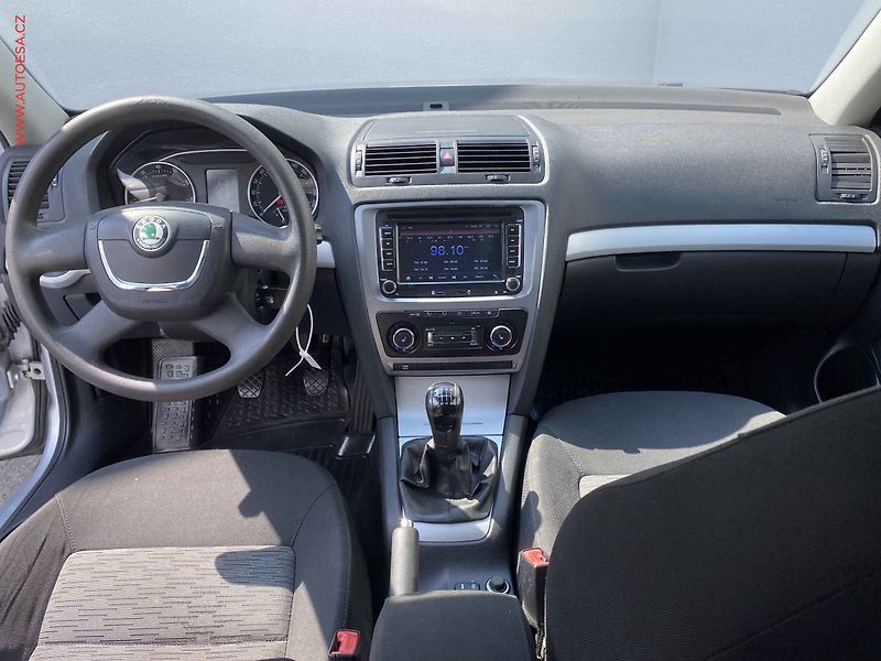 Škoda Octavia (2009) 1.4 TSI, AC, temp - fotka 8 z 16