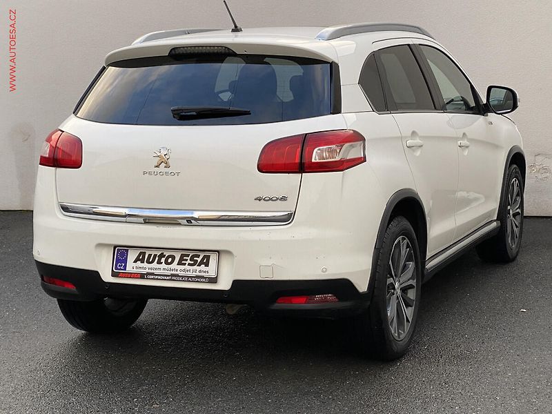 Peugeot 4008 (2016) 1.6 HDi 4x4, Style, xenon - fotka 4 z 19