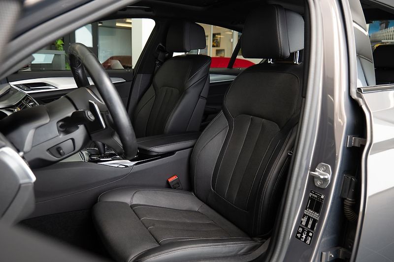BMW M5 d xDrive/HarmanKardon/Ventilov - fotka 6 z 24