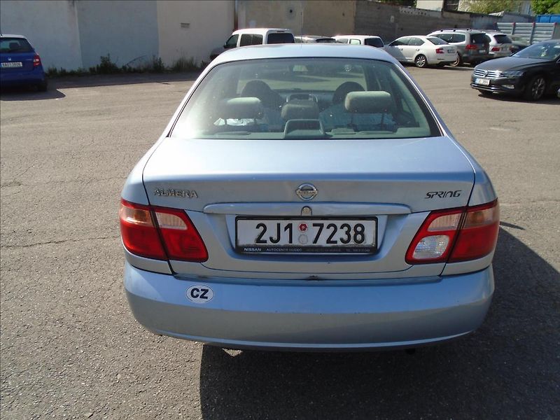 Nissan Almera 1,5 - fotka 3 z 16