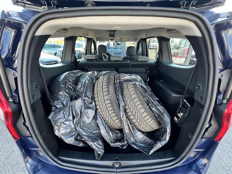 Dacia Lodgy 1.6i LPG 7MÍST TAŽNÉ - fotka 22 z 38