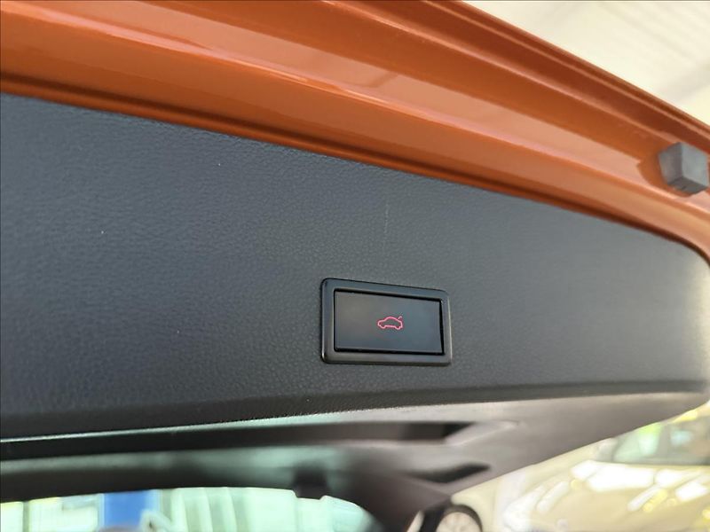 Seat Ateca 1,4   TSI,STYLE,1.MAJITEL,TAŽN - fotka 20 z 22