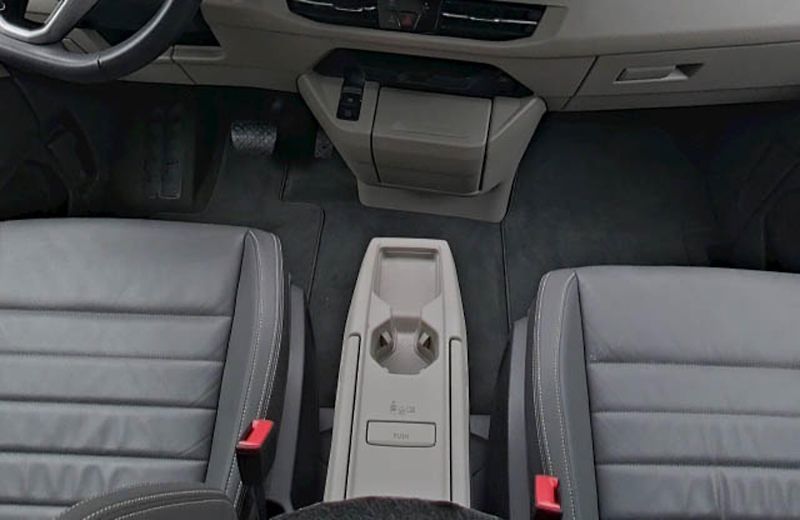 Volkswagen Multivan TDI Life HuD IQ 7 míst Kůže Ta - fotka 12 z 13