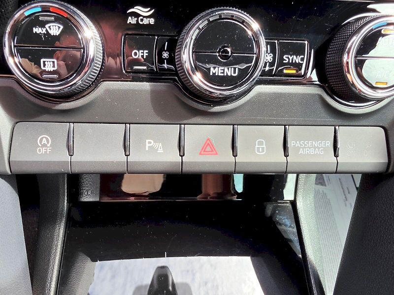 Škoda Karoq (2023) 1,5TSI 110KW SPORTLINE - fotka 17 z 33