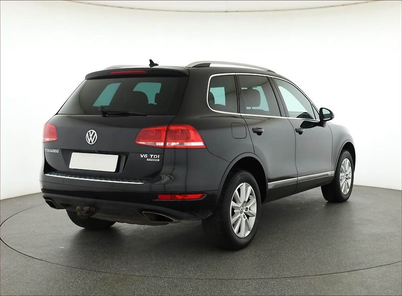 Volkswagen Touareg (2012) 3.0 TDI, 4X4, Automat - fotka 5 z 21