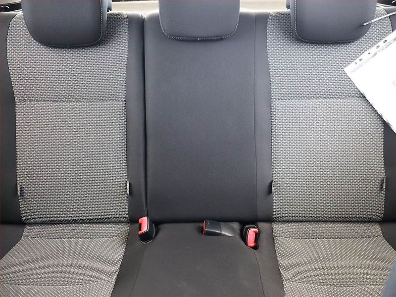 Toyota Yaris (2015) 1.5 Hybrid, Automat, Navi - fotka 8 z 17