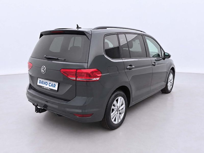 Volkswagen Touran 2,0 TDI DSG Panorama 1.Maj. - fotka 7 z 32