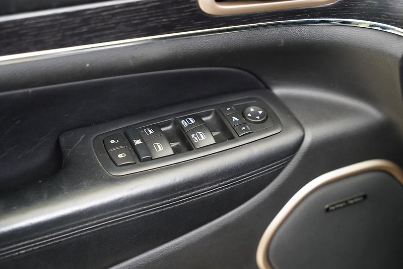 Jeep Grand Cherokee - fotka 12 z 26