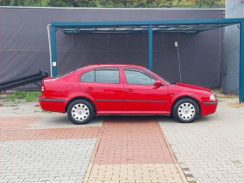 Škoda Octavia (2009) 1.9 TDI , Serv.kniha, nová STK - fotka 6 z 12