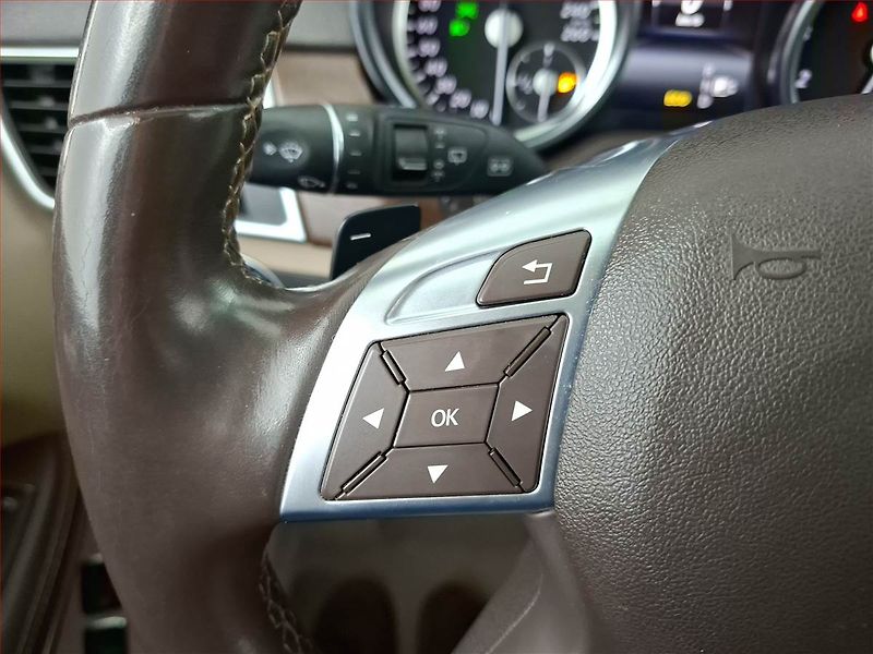 Mercedes-Benz GL (2014) 500 - fotka 21 z 27