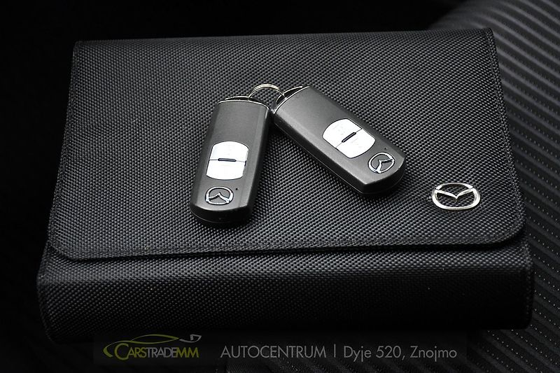 Mazda 3 2,0 SkyActiv 2xkola - fotka 32 z 49