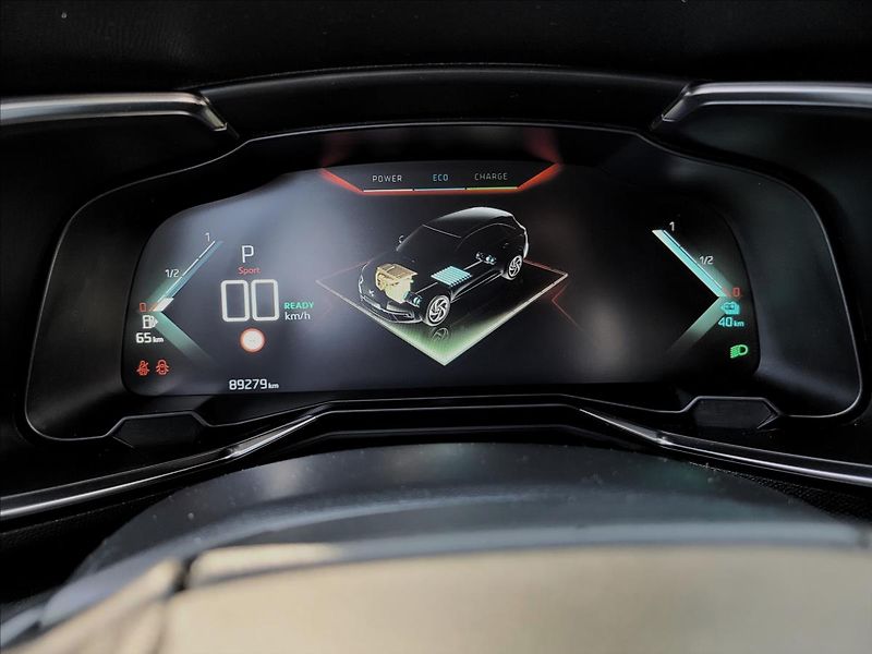 DS Automobiles DS7 Crossback 1,6 Louvre PHEV,4x4,220kw,LED - fotka 25 z 50