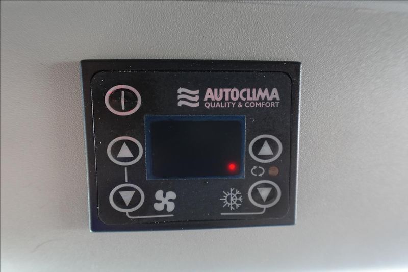 Ford Transit 2,0 TDCI  L3H2 8MÍST BUS KLIMA - fotka 31 z 31