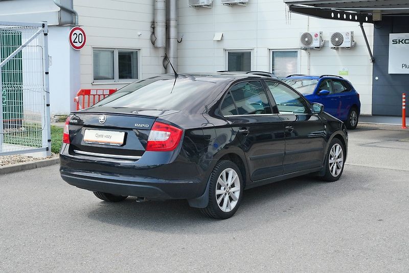 Škoda Rapid - fotka 2 z 6