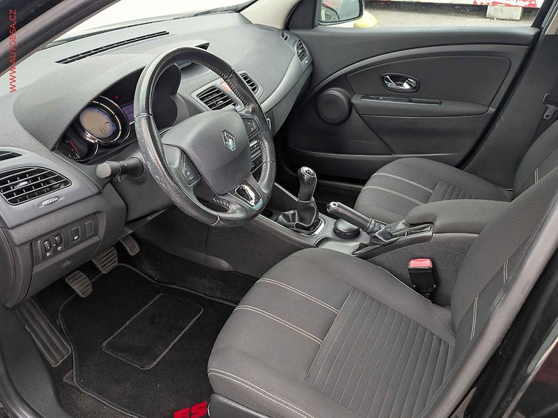 Renault Fluence (2015) 1.6 i, 1.maj,ČR, autoAC, temp - fotka 9 z 14