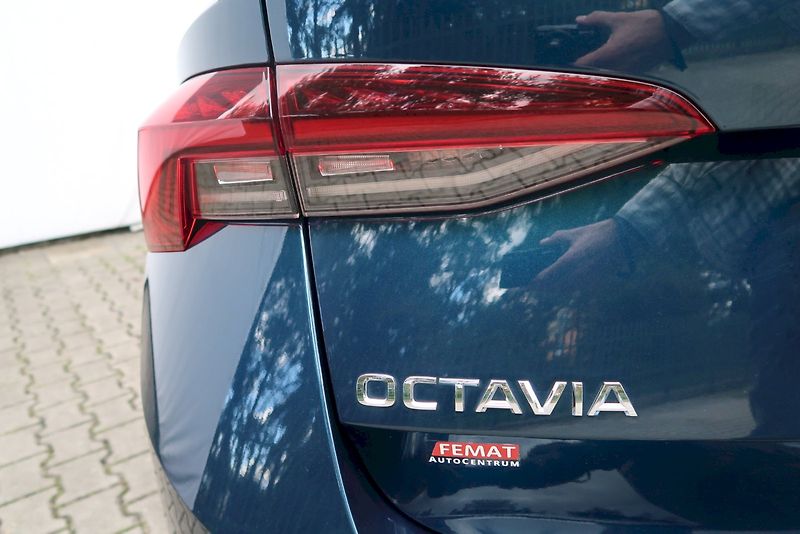 Škoda Octavia (2022) Combi Style Exclusive 2,0 TDi/ - fotka 33 z 35