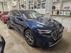Audi e-tron (2021) Vzduchový podvozek, Tažné - fotografie inzerátu