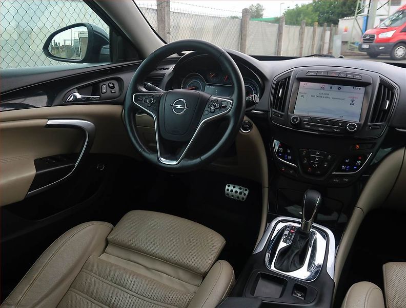 Opel Insignia (2014) 2.0 BiTurbo CDTI, ČR,1.maj - fotka 7 z 22