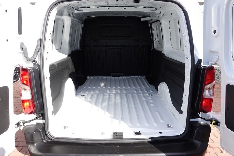 Toyota ProAce City 1,5D-4D 75kW L2 M/T 4D - Panel - fotka 12 z 21